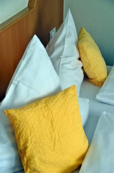 Hotel Garni Oberrhein Rheinfelden  Bagian luar foto